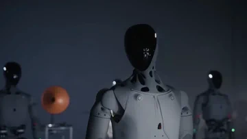 Tesla vs. XPeng: Itt vannak a robotok háborúi 🍿