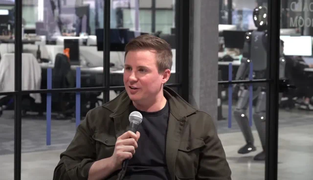 ब्रेट एडकॉक का मिशन: दुनिया का पहला प्रैक्टिकल ह्यूमनॉइड रोबोट