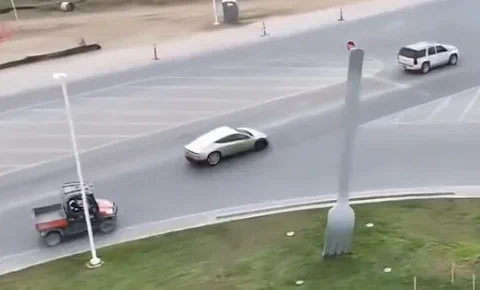 गीगाफैक्ट्री टेक्सास के पास सड़कों पर उतरी टेस्ला साइबरकैब