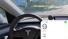 Tesla FSD v14 Now Obeys Human Hand Gestures