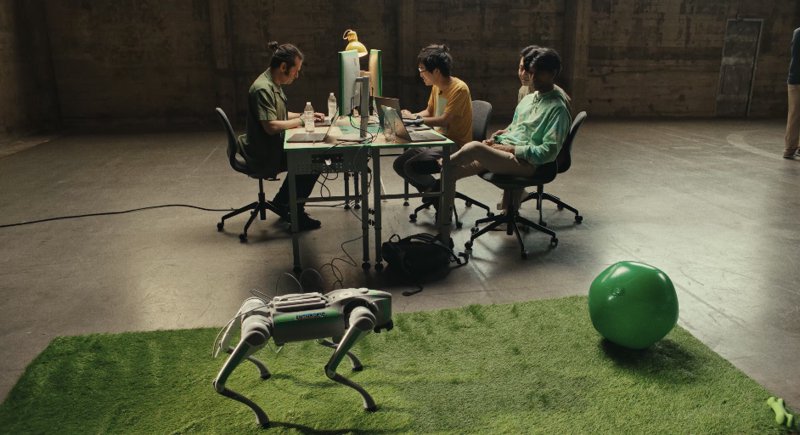 AnthropicのClaude AI、ロボット犬に新芸を教える