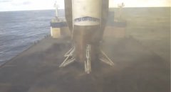 Bezos Joins Rocket Landing Club After 25 Years