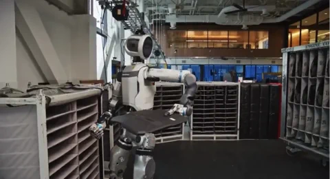 Hyundai का बड़ा दांव: फैक्ट्रियों में तैनात होगी Atlas रोबोटों की फौज