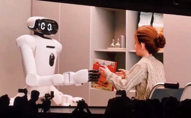 LG CLOiD Robot at CES 2026: Your New Household Helper