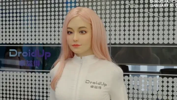 DroidUp Unveils Moya: A Customizable Humanoid with Marathon-Tested Guts
