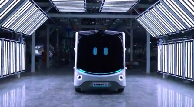 UBTECH और Foxconn की बड़ी छलांग: ह्यूमनॉइड रोबोट बनाएंगे गाड़ियां!