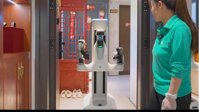 中国で「人間×ロボット」の清掃部隊が始動——深センから始まる家事代行のパラダイムシフト