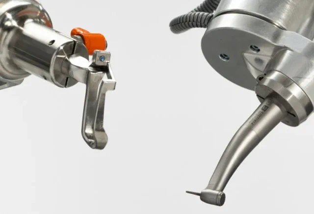 로봇 치과의사의 등장: 단 15분 만에 끝내는 AI 크라운 시술