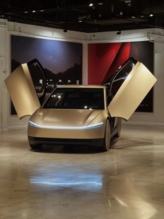 Tesla Secures Texas Permit for Driverless Robotaxis