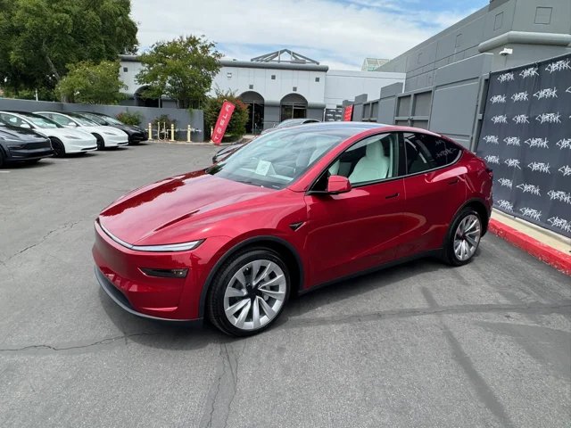 テスラ、オースティンの公道で完全自動運転車をテスト、自己配送を発表