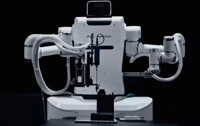 Zeus 1: A PL-Universe nagy pontosságú humanoid robotja