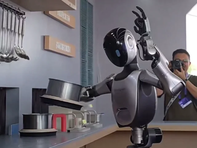 料理ロボットシェフ:Ant Groupが食のAIアシスタントを発表
