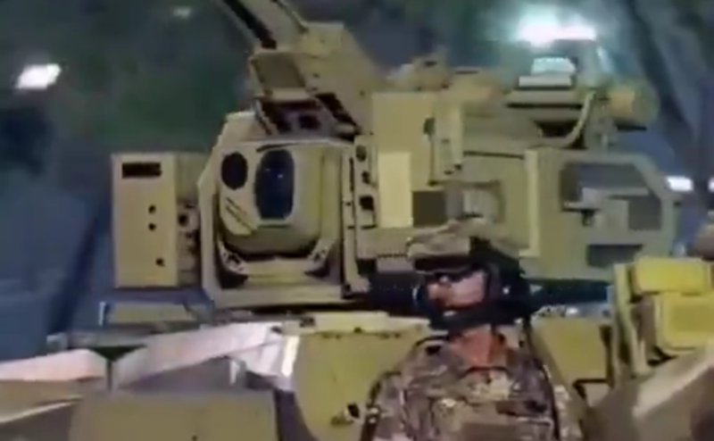 Kanóny ovládané VR: Úsvit éry mecha válčení