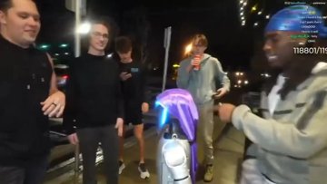 Unitree G1 Robot at the Streets, Greets Humans in Style 👋