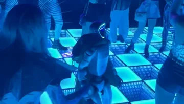 로봇, 댄스 배틀 우승! 인간은 식은땀
