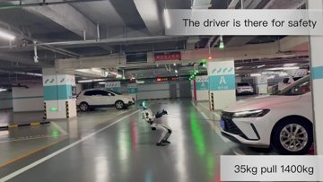 Unitree G1 Robot Tows a 1400kg Car