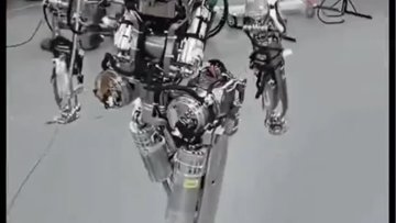 XPeng Robot Ditches Skin for a Steely Stride