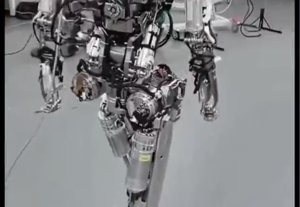 XPeng Robot: No Skin, Just Steel!