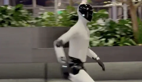 Figure का रोबोट अब दौड़ने लगा, Tesla के Optimus को पीछे छोड़ा