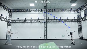 Robot PHYBOT C1 zamienia obowiązki na badmintona