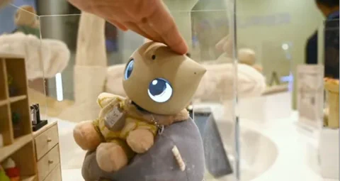 Fourier का नया डेस्कटॉप रोबोट है कई भाषाएं बोलने वाला नन्हा साथी