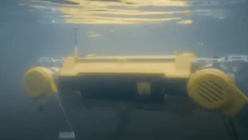 MirrorMe's Apollo Quadruped Hauls 70kg and Goes for a Swim