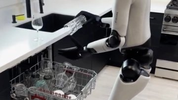 A Figure humanoidja már a borospoharakra is vigyáz