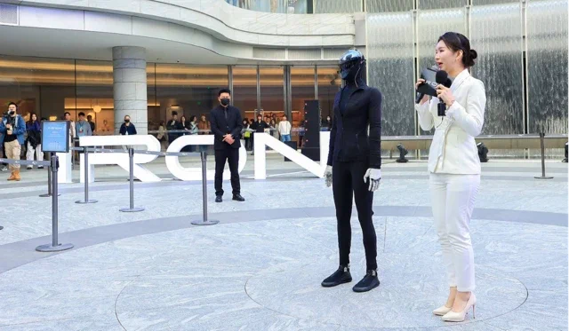 Humanoid IRON od XPeng chodzi tak realnie, że aż ciarki biorą