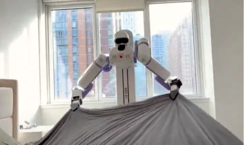Reflex Robot Tackles Laundry Because Your Weekend Is Too Short