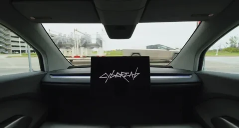 テスラ・サイバーキャブの生産が正式に開始、マスク氏が発表