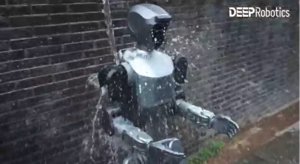 A Deep Robotics bemutatta a DR02 időjárásálló humanoid robotot