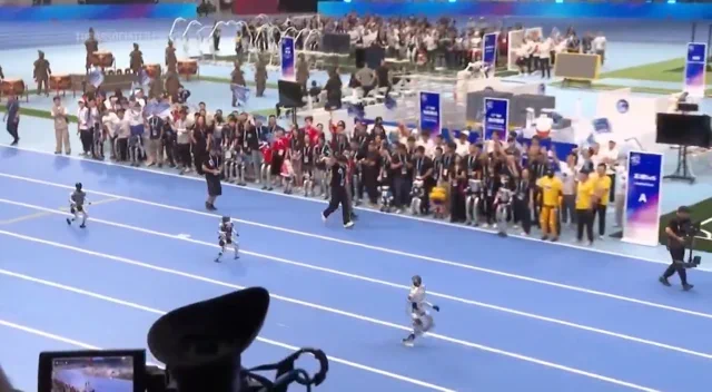 Robo-Olympiade: Pekings Humanoid-Spiele starten