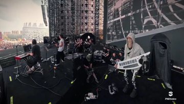 Robot Rocks VOYAGEX: Adam's Keytar Debut