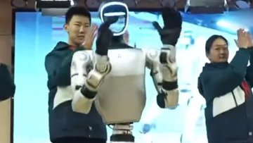 Unitree G1 Robot Shows Off Dance Moves with Students